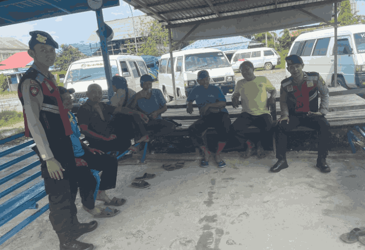 Polsek Penajam Laksanakan Patroli Tatap Muka Dengan Warga Jelang Pemilu Tahun 2024