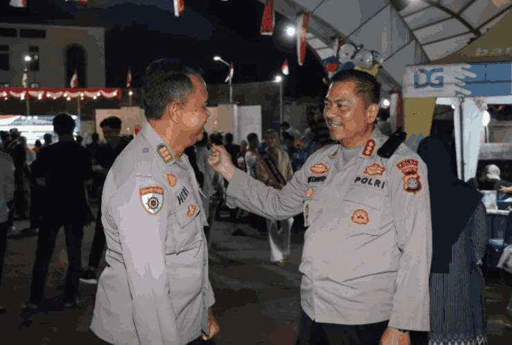 Kabid Humas Polda Kaltim Hadiri Pencanangan Awal Gerakan Pembagian 10 Juta Bendera Merah Putih dan Malam Pentas Seni di PPU