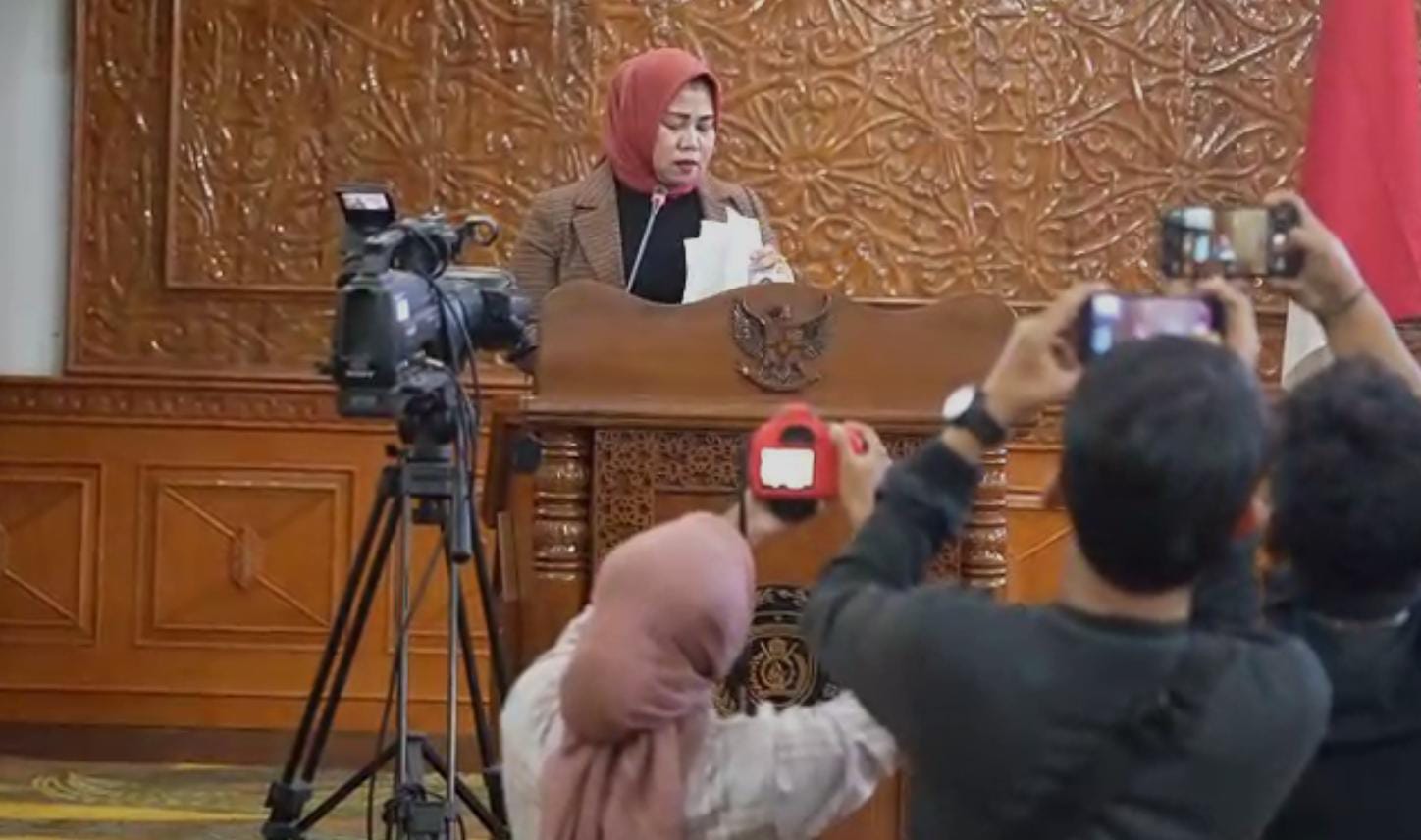 Sekretaris Fraksi Golkar, Hj Hasna