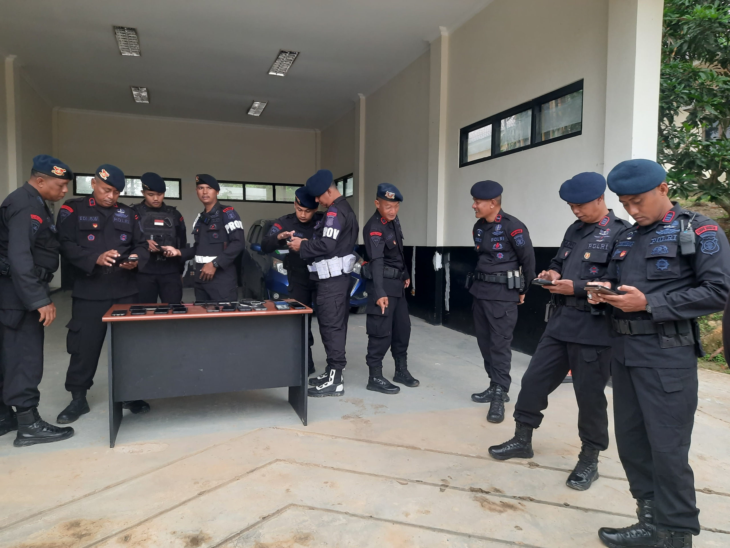 Perketat Pengawasan Antisipasi Judol di Lingkungan Polri, Batalyon C Pelopor Gelar Sidak Pengecekan Ponsel Personel