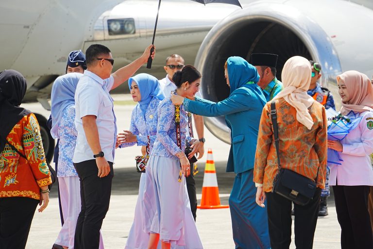 Kodam VI/Mulawarman Sambut Hangat Kunjungan Ibu Selvi Gibran dan Ibu Seruni KMP di Kaltim & IKN