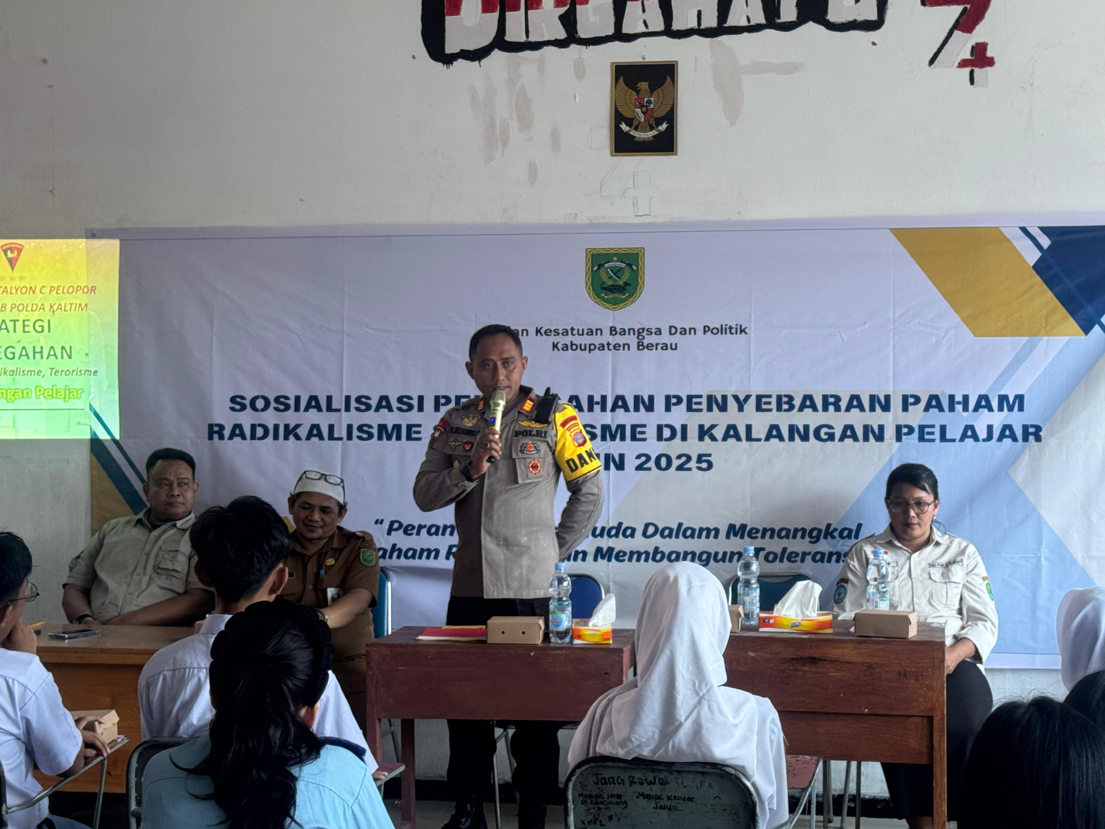 Cegah Radikalisme, Brimob Kaltim Gelar Sosialisasi di SMA PGRI 13 Berau