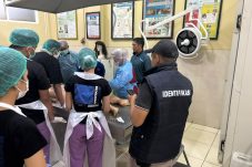Seorang Wanita Diduga Menabrakan Diri ke Kereta Api di Perlintasan Bawah Flyover Aloha