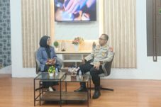 Ditbinmas Polda Kaltim Angkat Peran Pam Swakarsa dalam Talkshow “Ngopi” di BTV