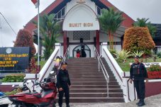 Batalyon A Brimob Kaltim Laksanakan Patroli Monitoring Kegiatan Ibadah Minggu Di Gereja