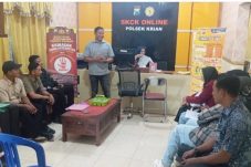 Kanit Reskrim Polsek Krian Sosialisasi Bahaya Narkoba kepada Pemohon SPKT