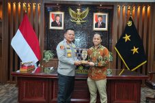 Jalin Sinergi untuk Keamanan dan Pembangunan, Kapolda Kaltim Terima Kunjungan Manajemen PLN Group Kaltimra