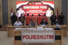 Polres Kutim Gelar Konferensi Pers Sampaikan Pengungkapan 2 Kasus Besar, Pelaku Pencurian dan Curas Brilink Berhasil Ditangkap