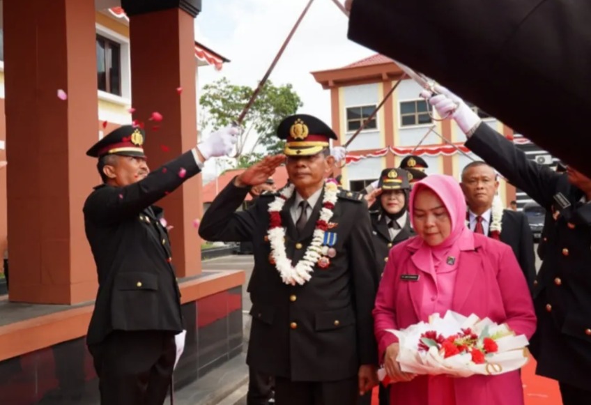 Polres Paser Gelar Pelepasan Empat Personel yang Memasuki Masa Purnabakti