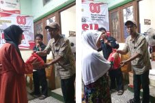 Sambut HUT ke-18, PPWI DKI Jakarta Gelar Bakti Sosial Bagikan Sembako untuk Lansia di Pisangan Baru