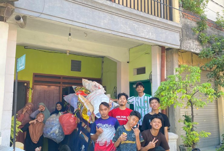 Remaja LDII Rungkut Kidul Kumpulkan Barang Bekas untuk Kebersihan Lingkungan