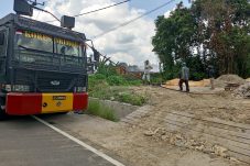 Sigap Gerak Cepat, Batalyon C Pelopor Sat Brimob Polda Kaltim Bantu Padamkan Karhutla di Tanah Grogot