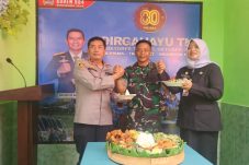 Sinergi TNI–Polri di HUT ke-80 TNI, Kapolsek Gedangan Hadiri Acara di Koramil 0816/17