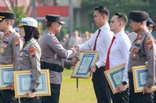 Satreskrim Polres Gresik Terima Penghargaan Kapolda Jatim Usai Ungkap Kasus Pembunuhan 1×24 Jam