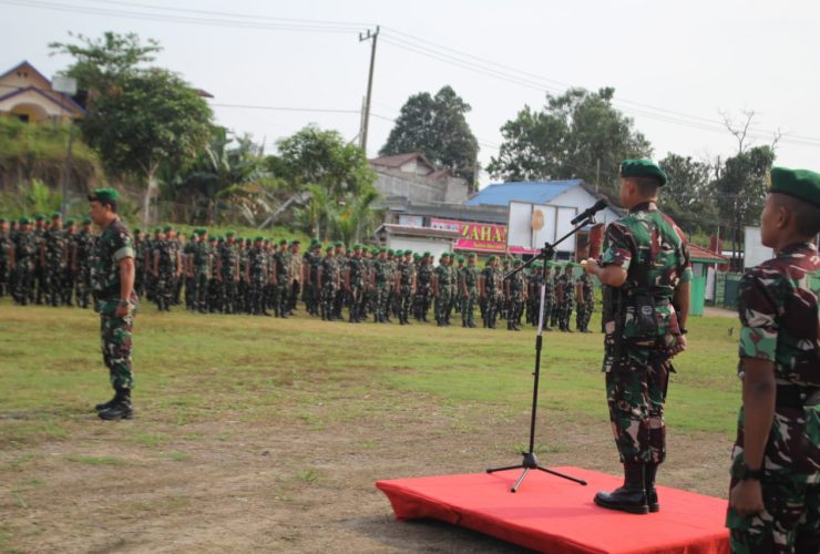 Danbrigif TP 85/BTC Apresiasi Kinerja dan Loyalitas Prajurit dalam Upacara Kenaikan Pangkat