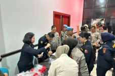 Kabiddokkes Polda Kaltim Tinjau Langsung Pelaksanaan Deteksi Dini Narkoba terhadap Personel