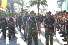 Komandan Pusat Teritorial Angkatan Darat Mengunjungi Yonif TP 826/Benuo Taka Bekerai