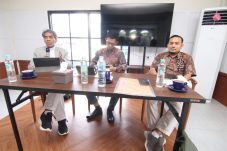 Pakar Energi dan Ekonomi Kaltim Dukung Target Bahlil Lahadalia Listriki 5.700 Desa pada 2030