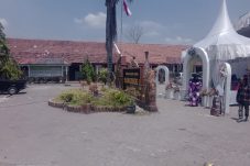 Dewan Pendidikan Jombang Sesalkan Halaman SD Plosogeneng 1 Digunakan untuk Pesta Pernikahan