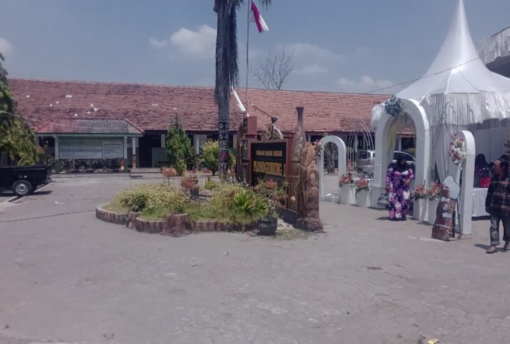 Dewan Pendidikan Jombang Sesalkan Halaman SD Plosogeneng 1 Digunakan untuk Pesta Pernikahan