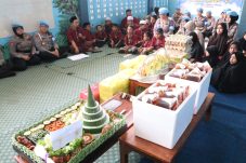 HUT Propam Polri ke-23, Bidpropam Polda Kaltim Gelar Bakti Sosial ke Panti Asuhan Firdaus Balikpapan