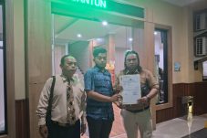 Bos Perusahaan Rokok Ayunda, Bambang Budianto, Dilaporkan Anaknya ke Polda Jawa Timur Terkait Dugaan Penggelapan Mobil