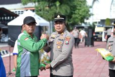 Perkuat Persatuan, Polres Gresik Gandeng Buruh dan Ojek Online dalam Apel Kebangsaan