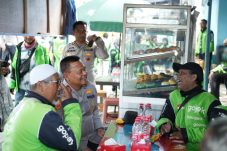 Perkuat Kemitraan dengan Komunitas Ojol, Kapolda Kaltim Resmikan Bengkel Ojol Kamtibmas dan Kedai Ojol Kamtibmas