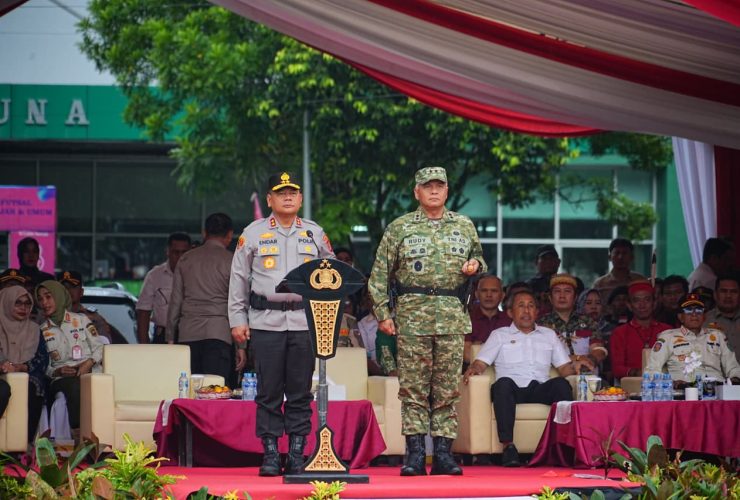 Pangdam VI/Mulawarman Hadiri Apel Gelar Pasukan Sispamkota, Wujud Soliditas TNI-Polri Jaga Kondusivitas Wilayah Kaltim