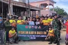 Satgas Pamtas Yonkav 13/SL Gotong Royong Bangun Pesantren di Perbatasan Nunukan