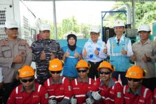 PLN Wujudkan Listrik 24 Jam di Desa Pesisir Kutai Timur, 481 Warga Kini Nikmati Terang Sepanjang Hari