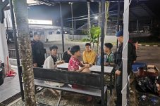 Patroli KRYD Batalyon A Brimob Kaltim Imbau Remaja Nongkrong Tidak Terlibat Kriminalitas