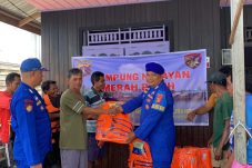 Polairud Kaltim Ajak Nelayan Sangkulirang Jaga Keamanan Laut Melalui Program Desa Binaan