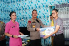 Sambut HUT Korps Brimob ke-80, Wadansat Brimob Kaltim Berikan Semangat dan Jenguk Anggota Sakit