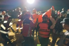 Brimob Bantu Evakuasi 6 Anak Tenggelam di Waduk Km 8 Balikpapan