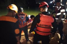 Enam Anak Tewas Tenggelam di Kubangan Batu Ampar, TNI-Polri Bersama Tim SAR Gabungan Lakukan Evakuasi