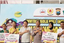 Bupati dan Kapolresta Sidoarjo Tutup Pertandingan Bola Volly Indoor dan Volly Pantai U-17 Bhayangkara Cup Tingkat Nasional