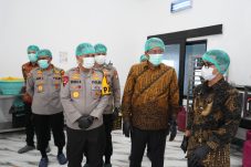 Tinjau Dapur SPPG Polda Sulteng, Menteri Hukum Puji Standar Kualitas Layak Jadi Contoh