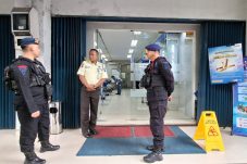 Intensifkan Patroli, Sat Brimob Polda Kaltim Perkuat Keamanan di Area Perbankan