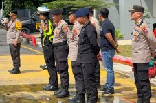 Batalyon B Brimob Kaltim Amankan Laga Sengit Borneo FC vs Bali United di Segiri