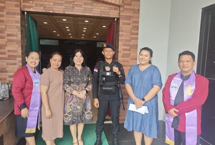 Tim Patroli Kompi 3 Brimob Berau Pastikan Keamanan Ibadah di Tanjung Redeb, Situasi Terkendali Aman