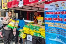 Polsek Balikpapan Barat Salurkan Beras SPHP Lewat Gerakan Pangan Murah Wujudkan Ketahanan Pangan Warga