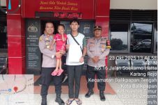 Sentuhan Kemanusiaan Polsek Balikpapan Utara Polisi Rawat Anak Terlantar Dengan Kasih Sayang Sebelum Dikembalikan ke Panti Asuhan