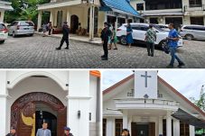 Personel Batalyon A Brimob Kaltim Patroli di Tempat Ibadah Gereja, Ciptakan Rasa Aman Bagi Jemaat