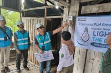 Rayakan HLN ke-80 dan Sumpah Pemuda, YBM PLN UID Kaltimra Salurkan Bantuan untuk 551 Mustahik di Kaltim dan Kaltara