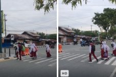 Brimob Polda Kaltim Jadi Sahabat Pelajar, Bantu Penyeberangan Sekolah