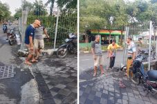 Warga RW 01 Rungkut Tengah Bergotong Royong Menambal Jalan Berlubang