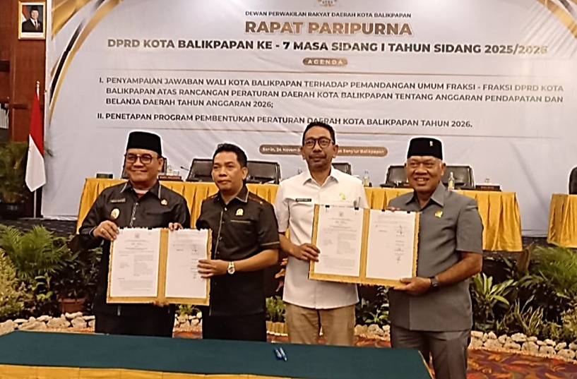 DPRD Balikpapan Gelar Paripurna: Jawaban Wali Kota Atas PU Fraksi dan Penetapan Propemperda 2026