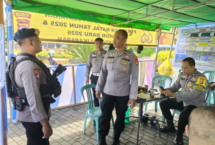 Jelang Nataru, Batalyon C Pelopor Sat Brimob Polda Kaltim Intensifkan Patroli pada Pos-Pos Pelayanan di Balikpapan