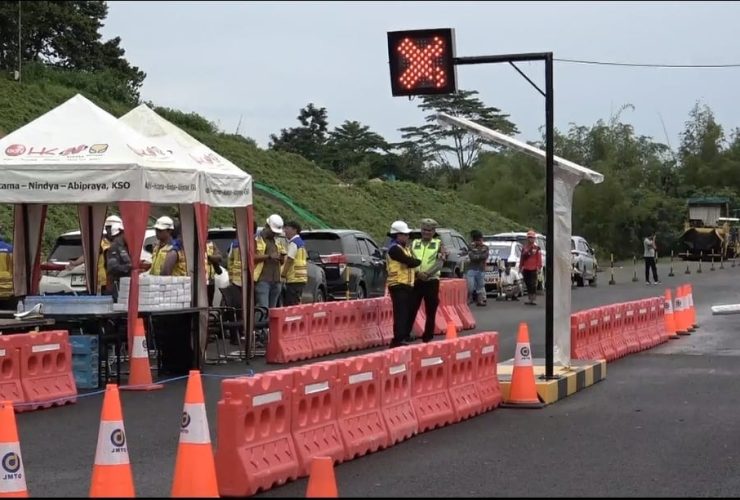 Situasi Arus Lalu Lintas Menuju IKN Ramai, Polda Kaltim Perketat Pengamanan Operasi Lilin Mahakam 2025